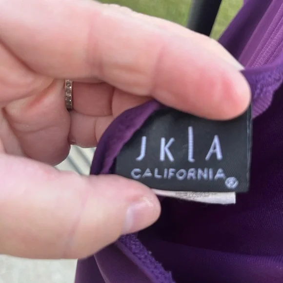 Elegant One-Shoulder Purple Blouse - Picture 2 of 5